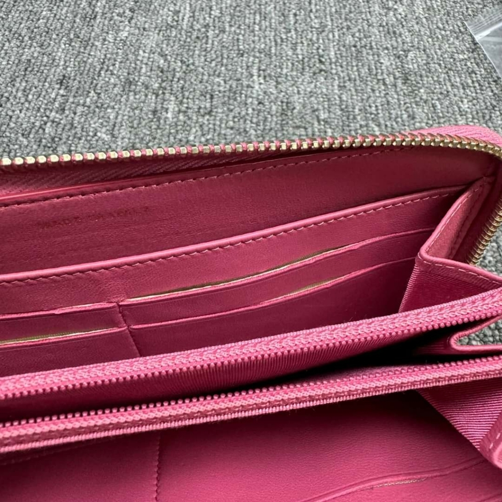 100% Authentic CHANEL Pink Leather Wallet - Picture 12 of 14